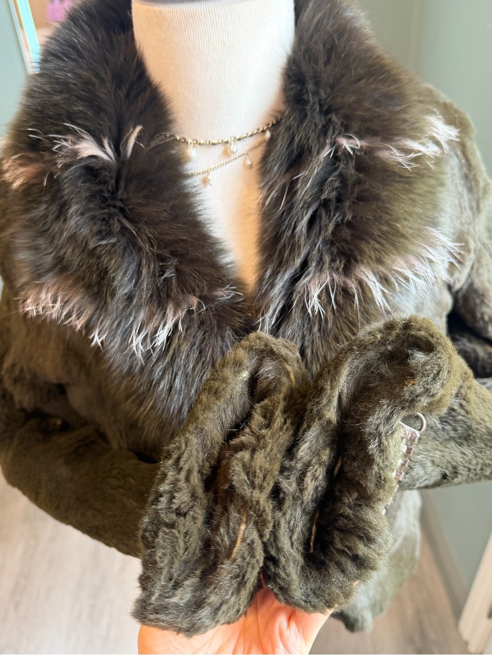 Vintage Rabbit Fur Jacket with Fox Fur Collar 🤎 - Picture 6 of 8